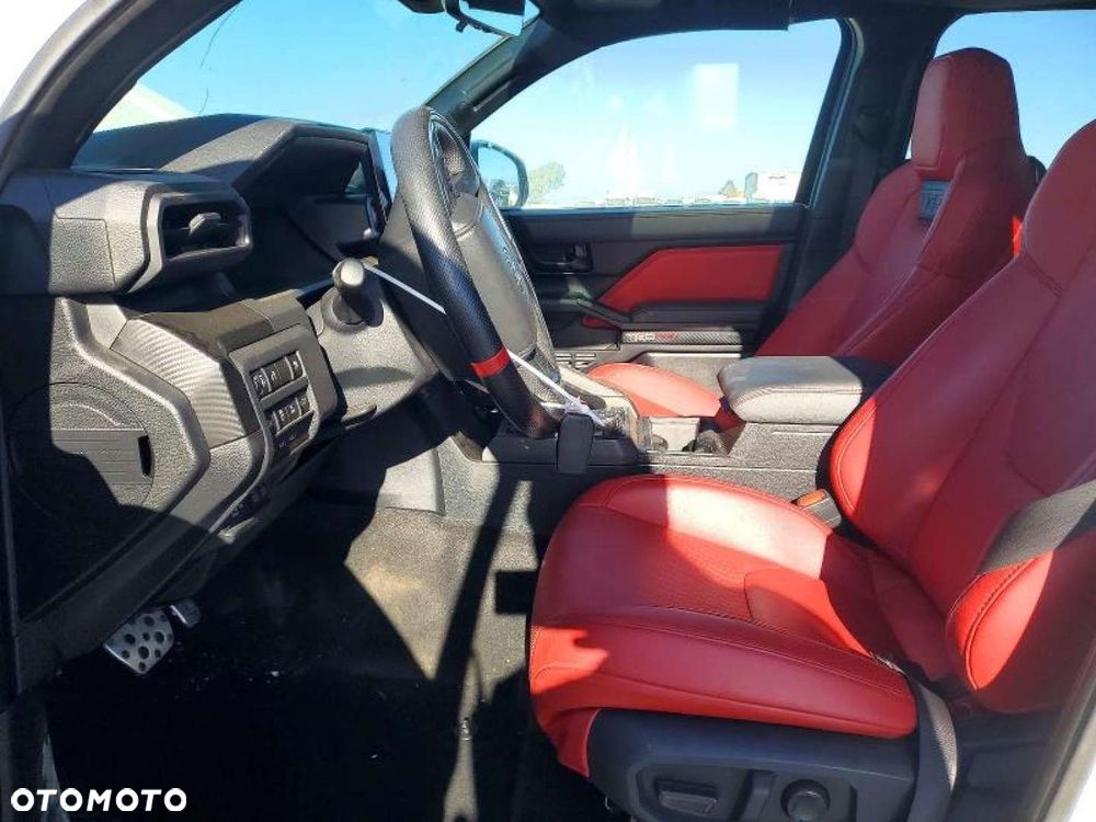 Toyota Tacoma - 9