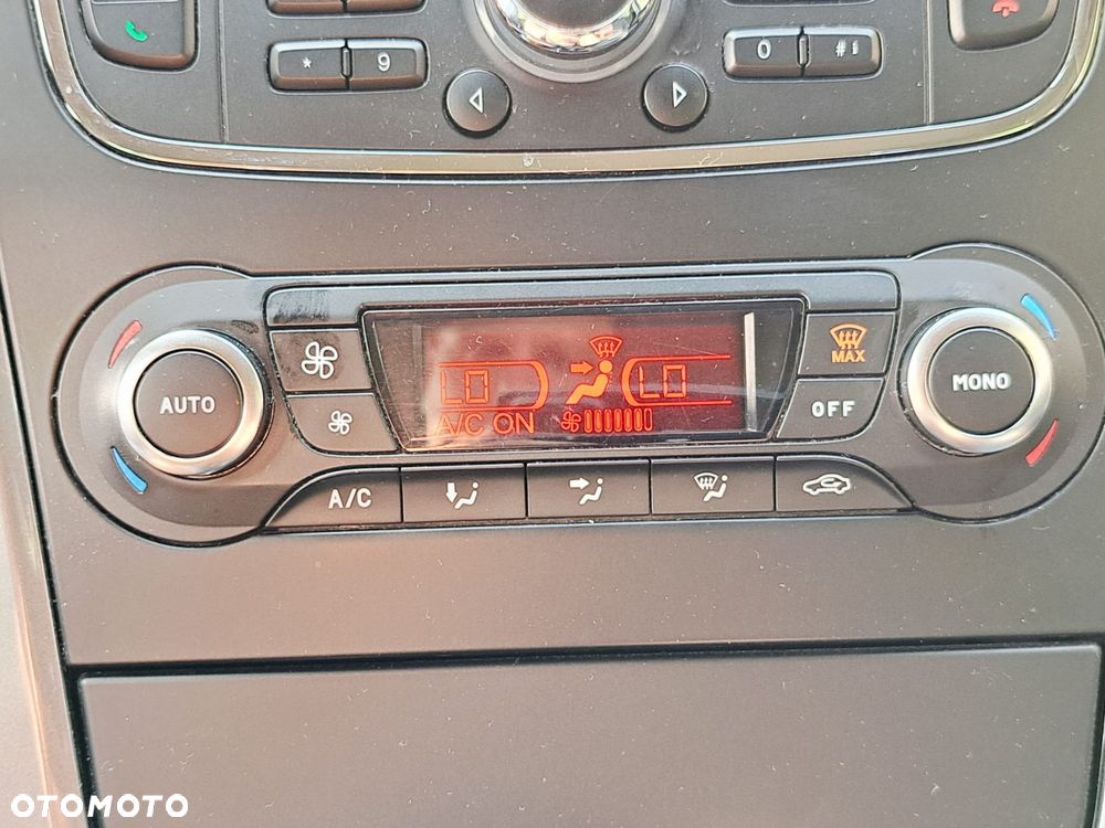 Ford Mondeo 1.6 Gold X - 29