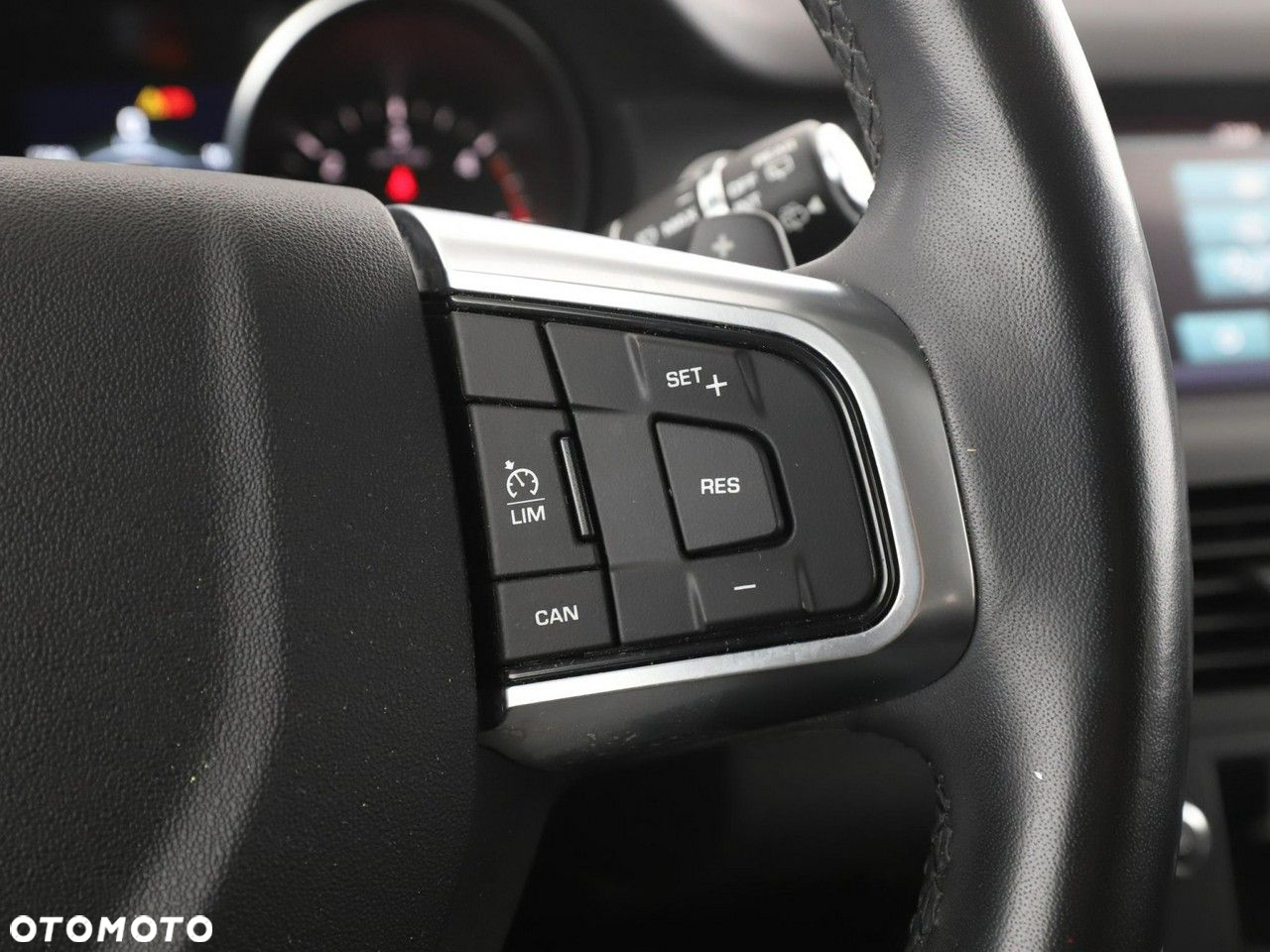 Land Rover Discovery Sport 2.0 TD4 SE - 29