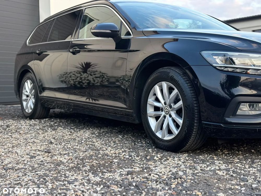 Volkswagen Passat - 4