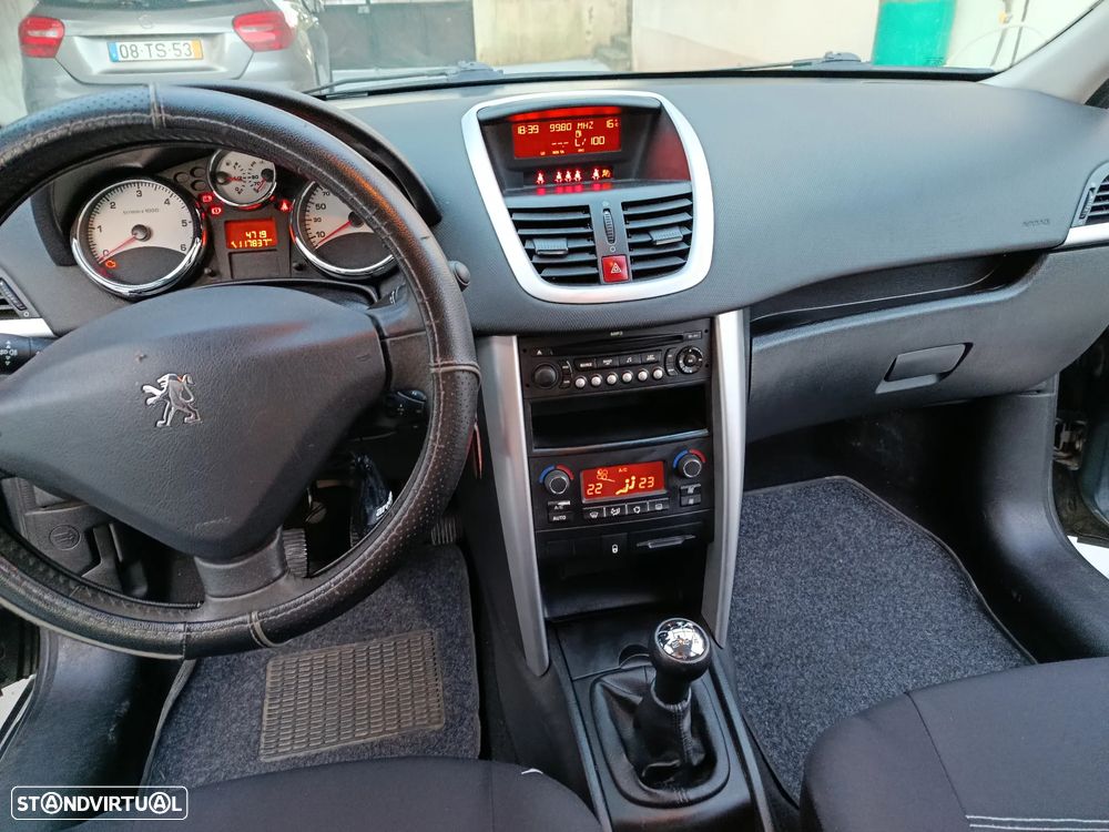 Peugeot 207 1.4 HDi Urban - 17