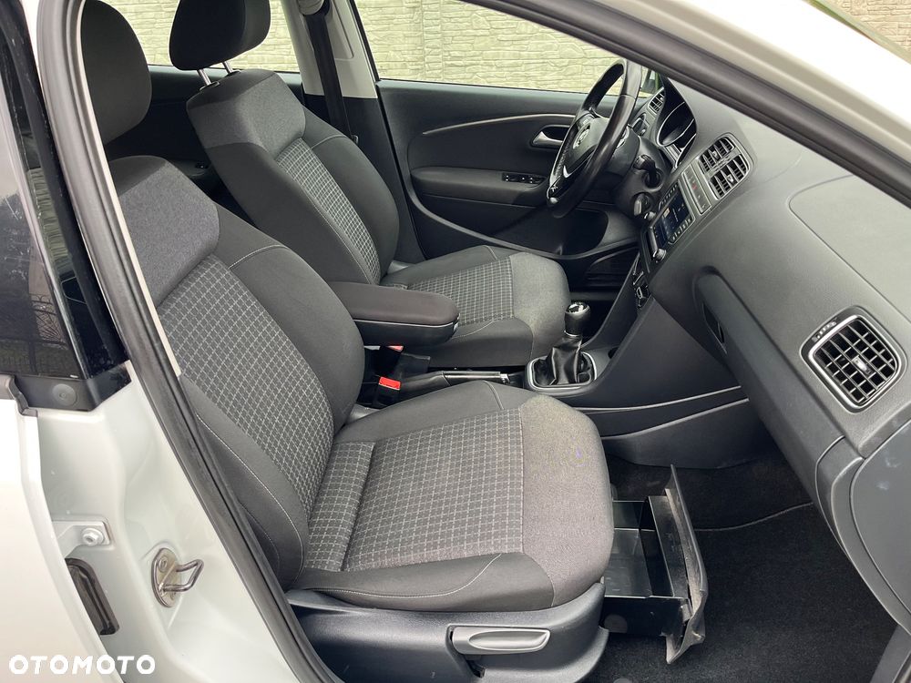 Volkswagen Polo 1.2 TSI (Blue Motion Technology) Comfortline - 28
