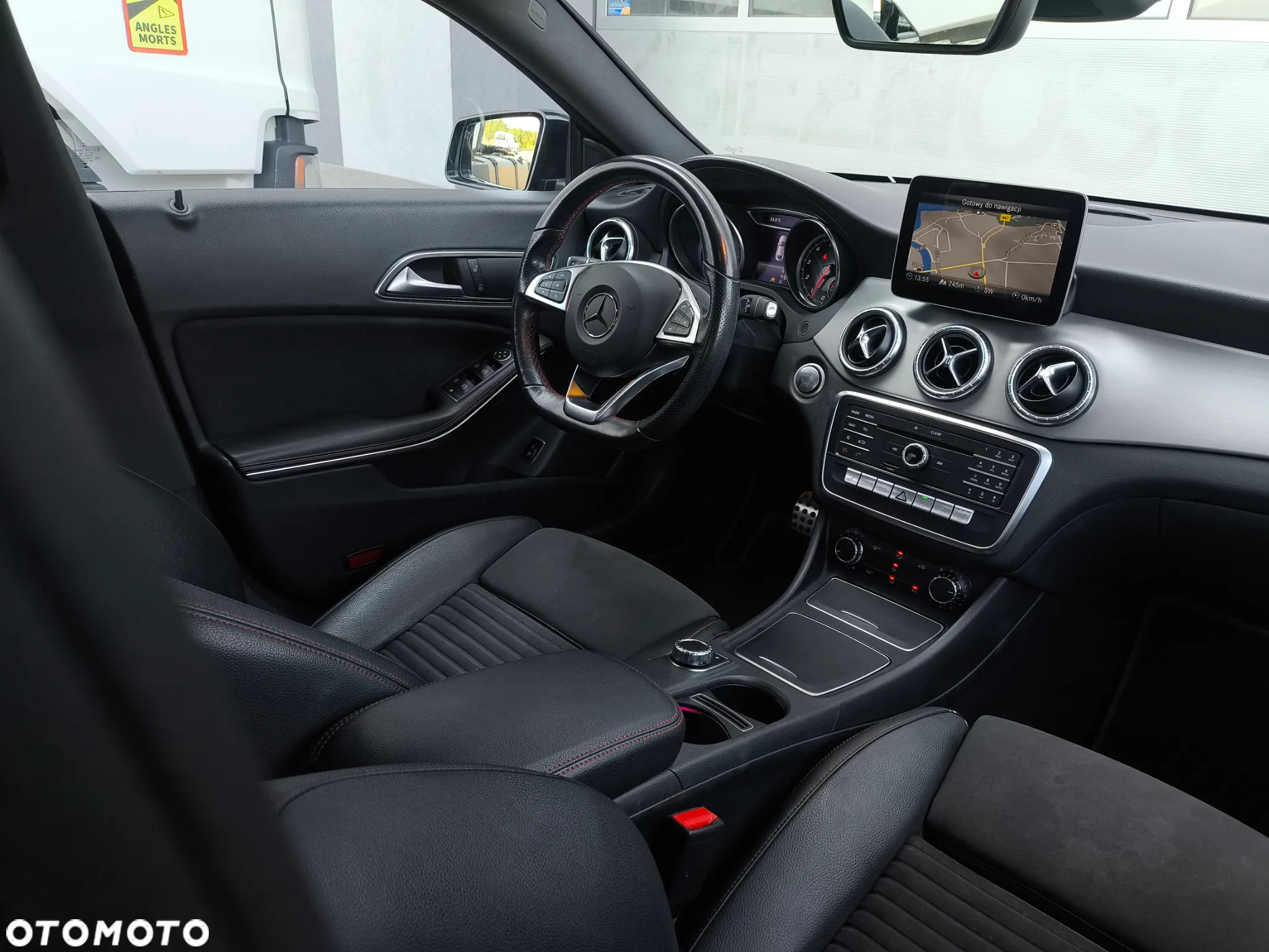 Mercedes-Benz CLA 200 7G-DCT AMG Line - 20