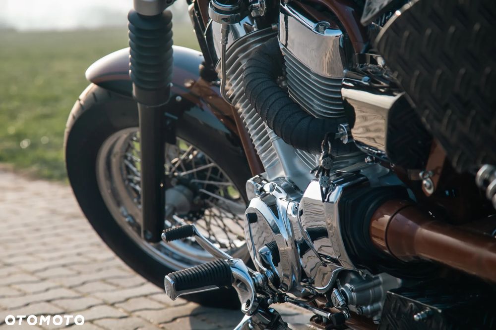 Suzuki Intruder - 10