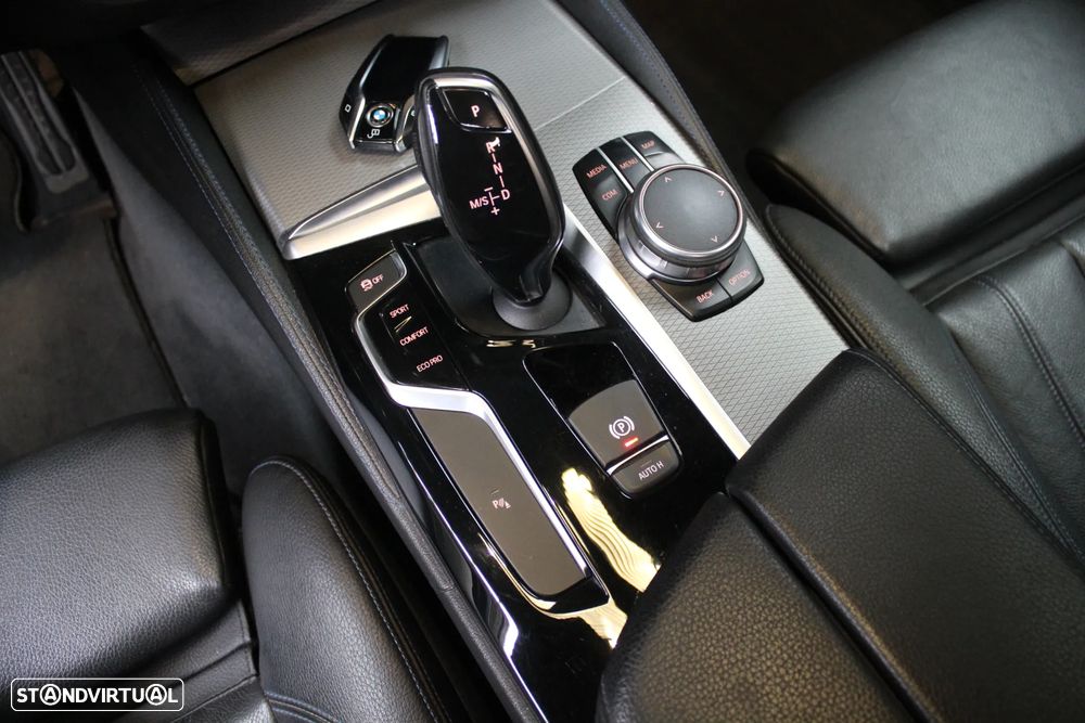 BMW 520 d Pack M Auto - 19