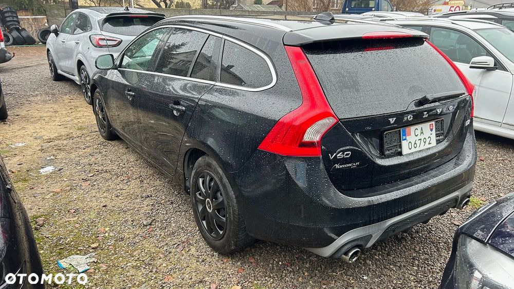 Volvo V60 D2 R-Design - 6