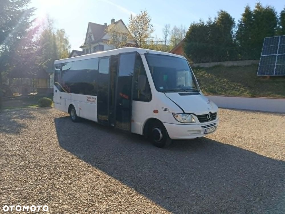 Mercedes-Benz - 4