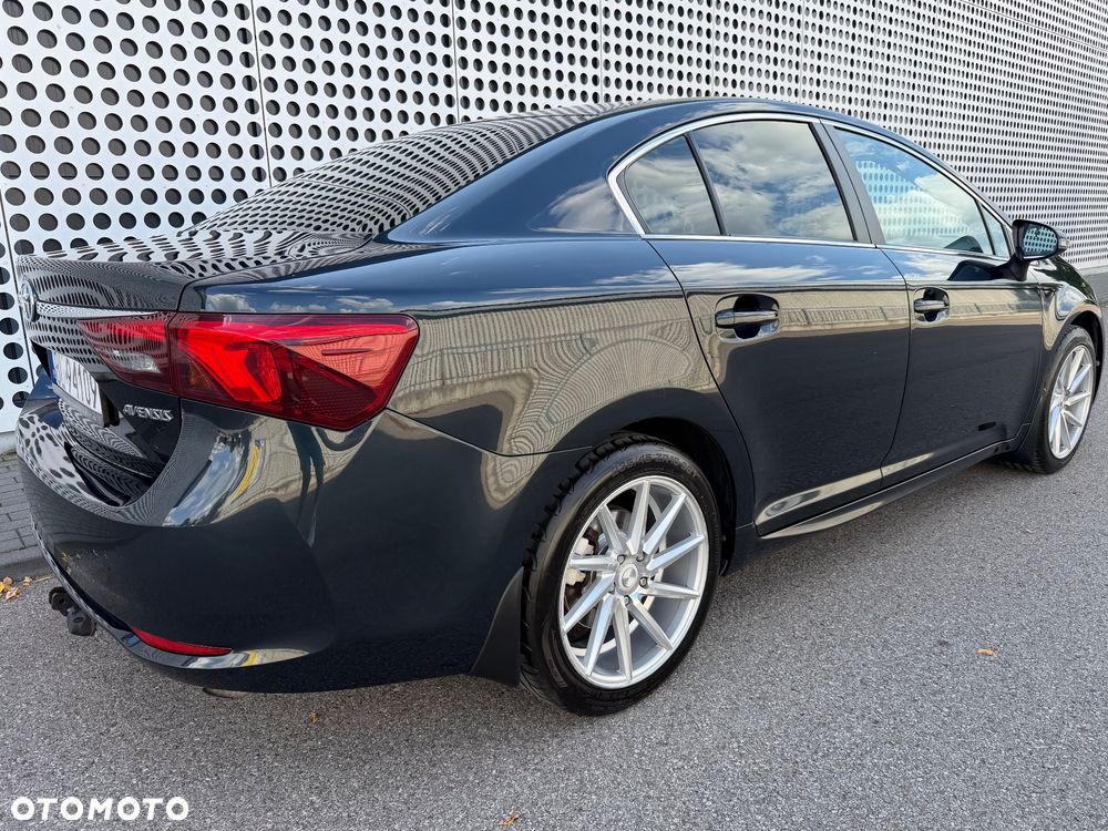 Toyota Avensis 1.8 Business Edition - 8