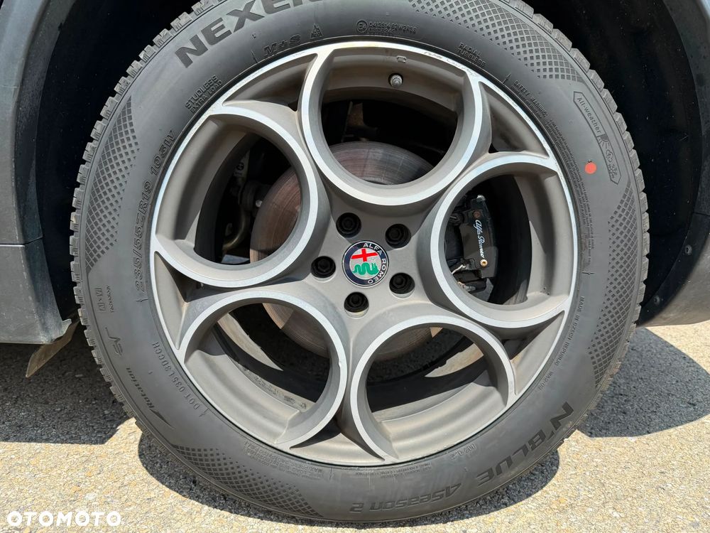 Alfa Romeo Stelvio 2.0 Turbo TI Q4 - 19