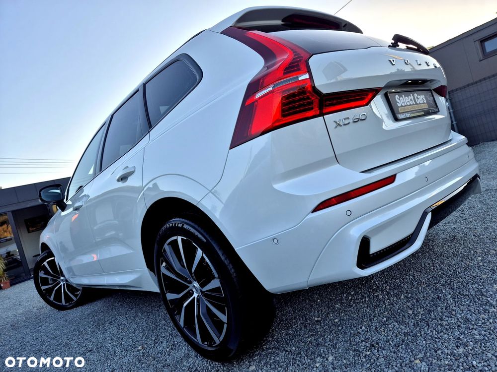 Volvo XC 60 B5 B AWD Ultimate Dark - 37
