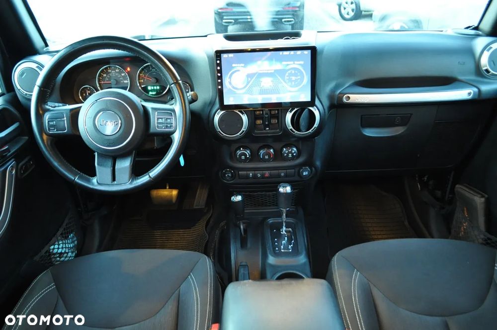 Jeep Wrangler 3.6 Unlim Sahara - 23