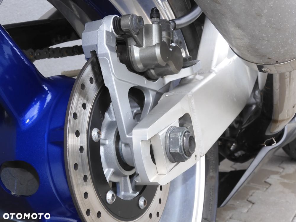 Yamaha R6 - 11