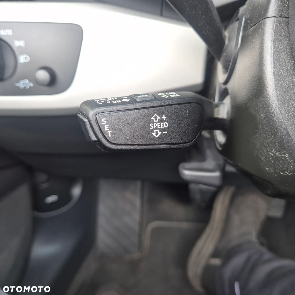 Audi A5 Cabrio 35 TDI S tronic design - 36