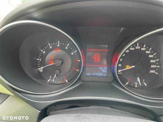 Toyota Avensis - 11