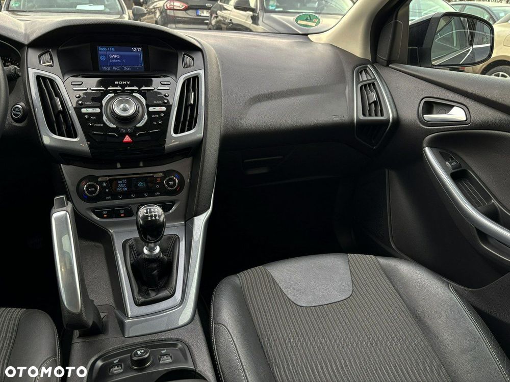 Ford Focus 1.6 EcoBoost Titanium - 28