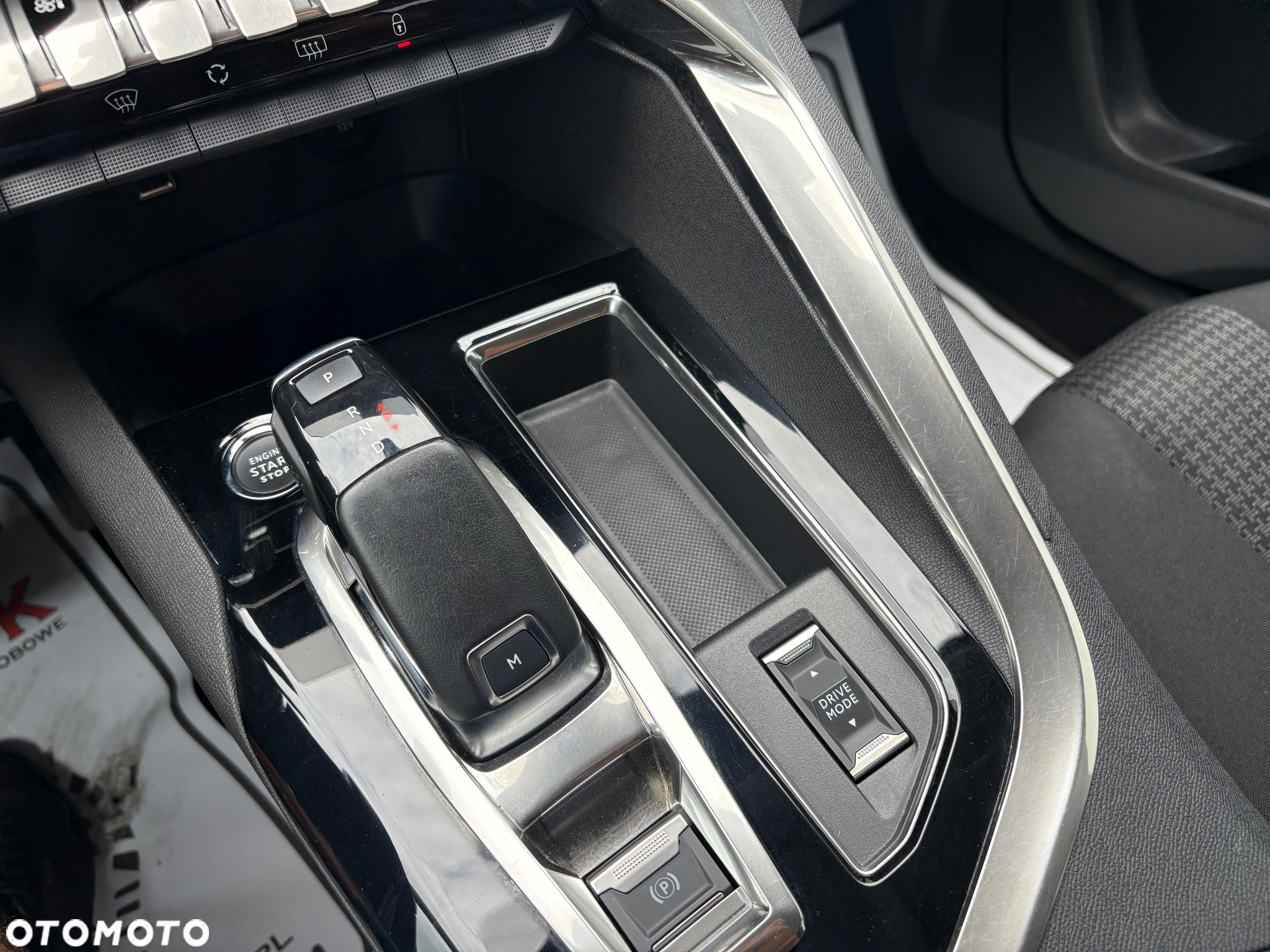 Peugeot 3008 PureTech 130 Stop & Start GPF EAT8 Allure - 23