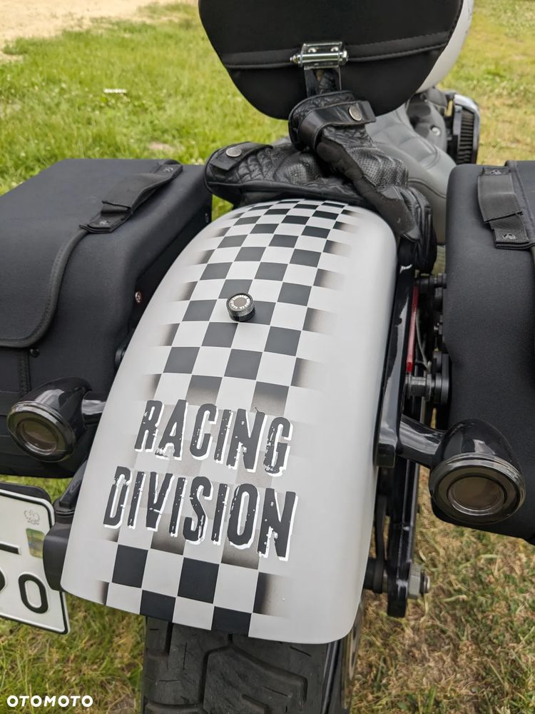 Harley-Davidson Softail Street Bob - 9