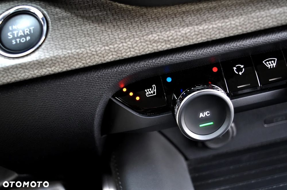 Citroën C5X 1.6 PHEV 225 Shine EAT8 - 32