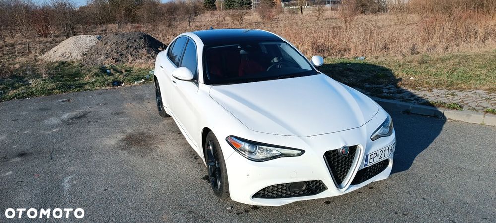 Alfa Romeo Giulia - 1