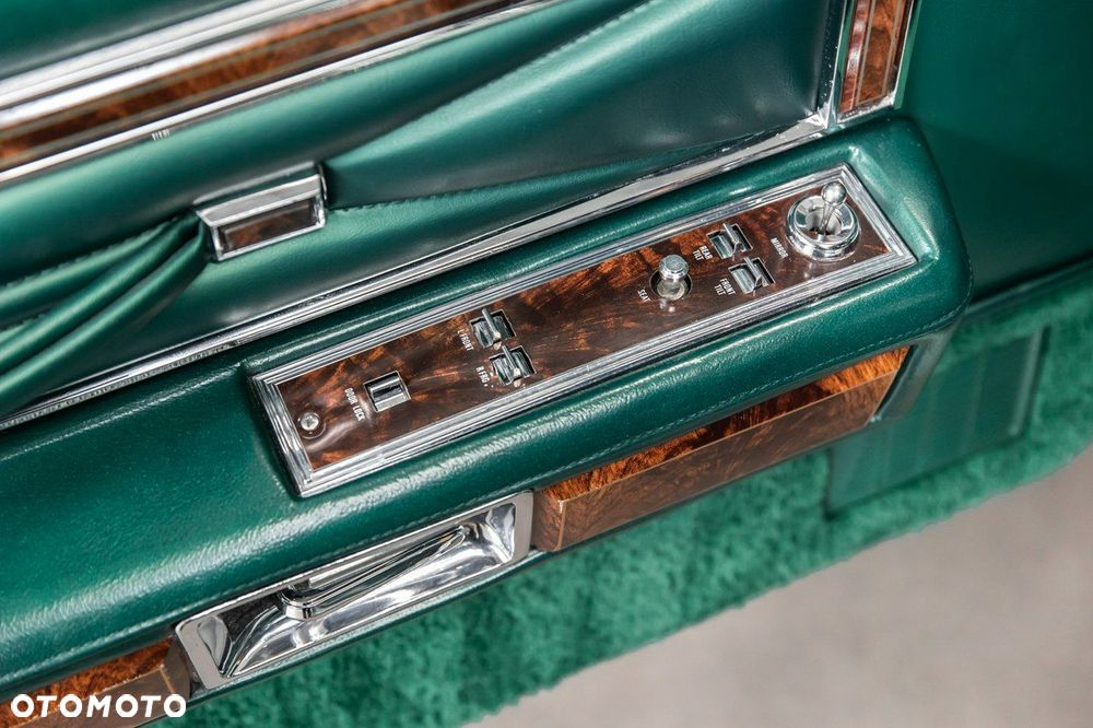 Lincoln Continental - 36