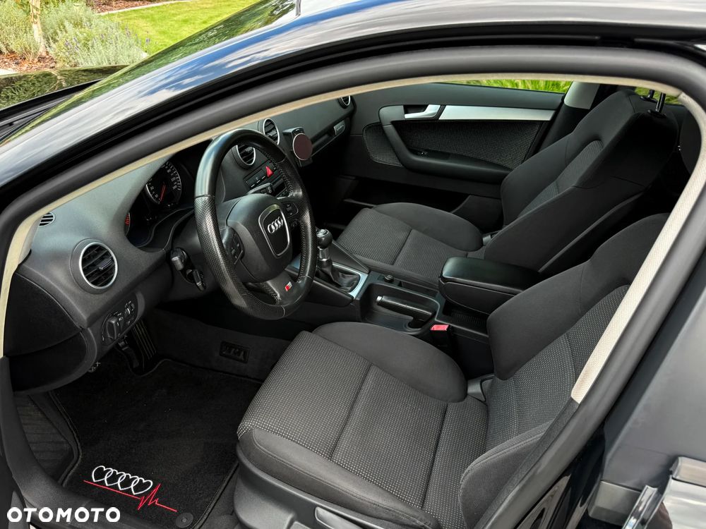 Audi A3 Sportback 2.0 TDI DPF quattro S line Sportpaket plus - 9