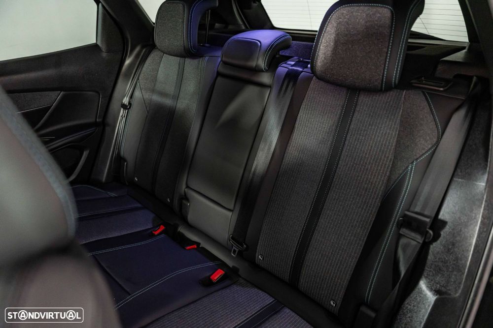 Peugeot 3008 1.6 Hybrid Allure Pack e-EAT8 - 11