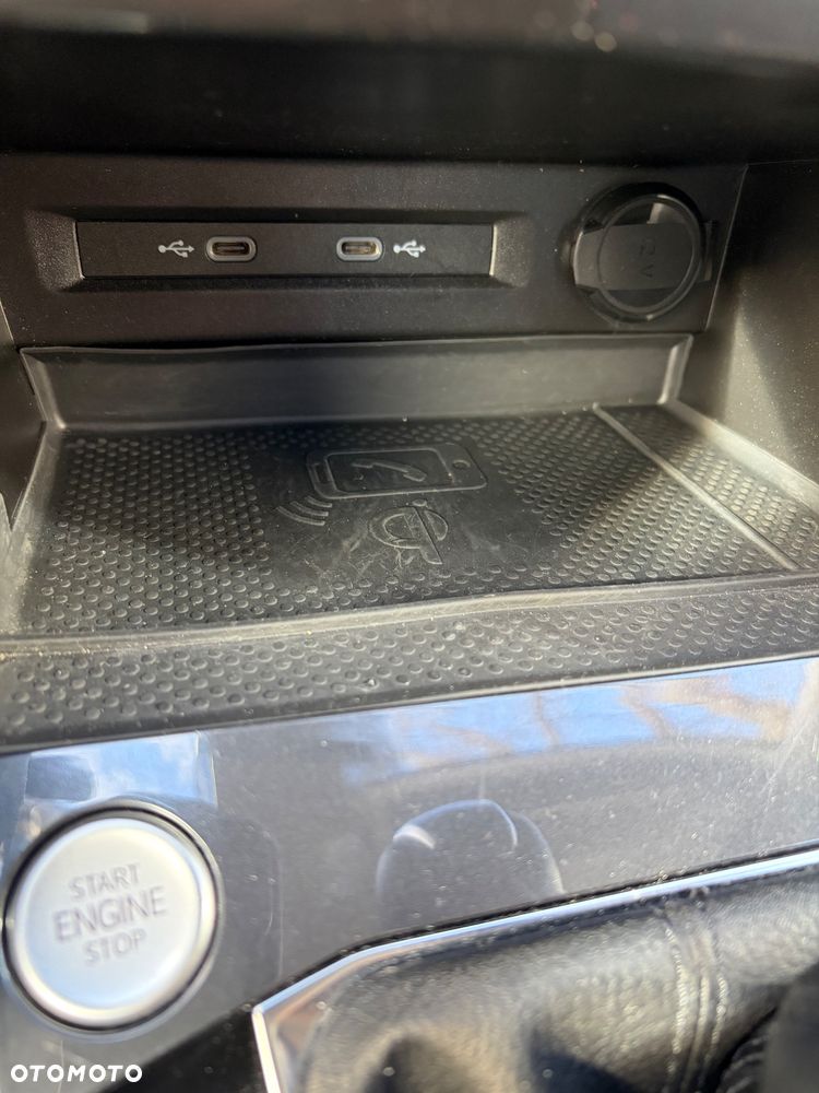 Ford Kuga 2.0 EcoBlue 4x4 ST-LINE X - 27