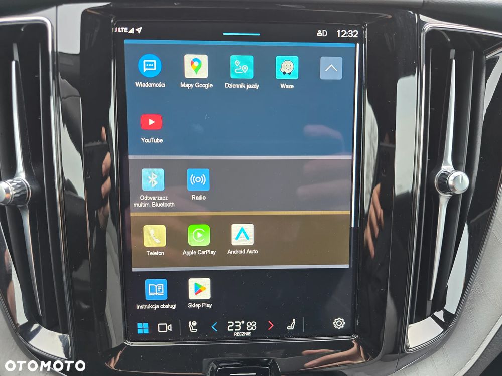 Volvo XC 60 T6 Plug-In Hybrid AWD Plus Dark - 19