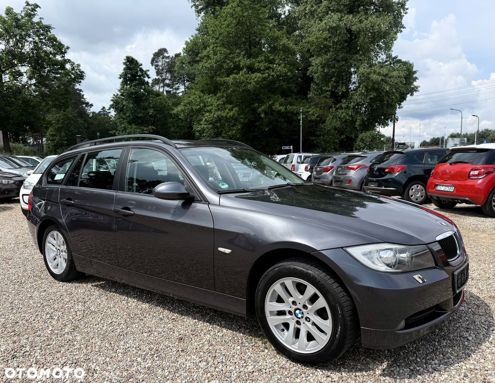 BMW Seria 3 318i - 3