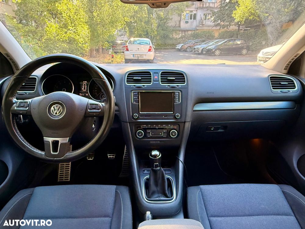 Volkswagen Golf - 10