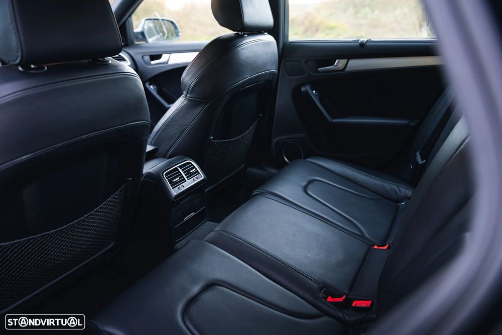 Audi A4 2.0 TDI DPF S line Sport Pack - 22