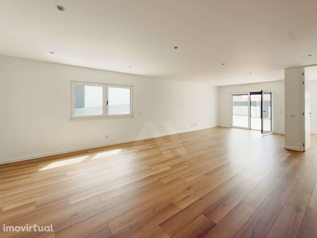 Moradia T4+1 em S. Pedro do Estoril a 5 Minutos da Praia - Grande imagem: 5/29