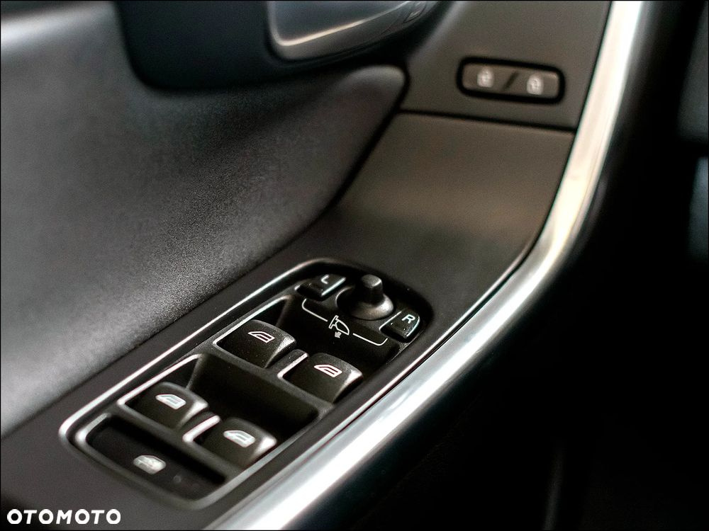 Volvo XC 60 - 30