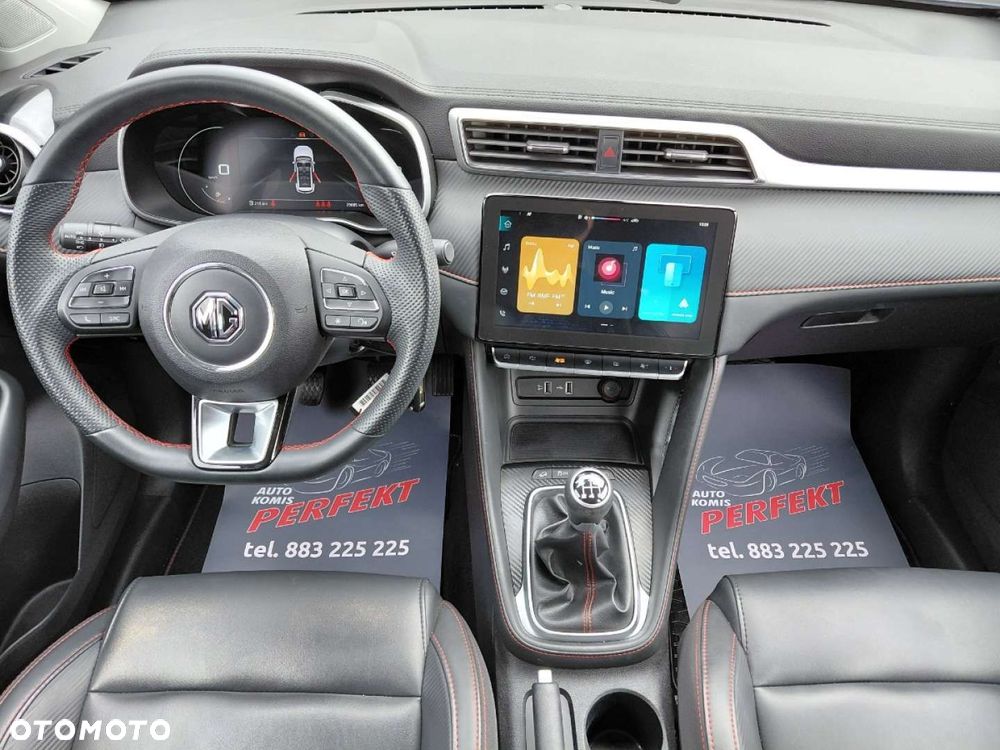MG ZS - 18