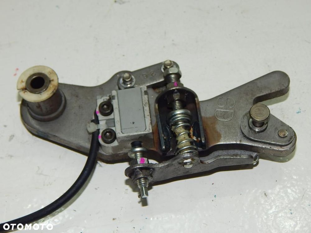 MECHANIZM HAMULCA LEXUS IS 220 - 4
