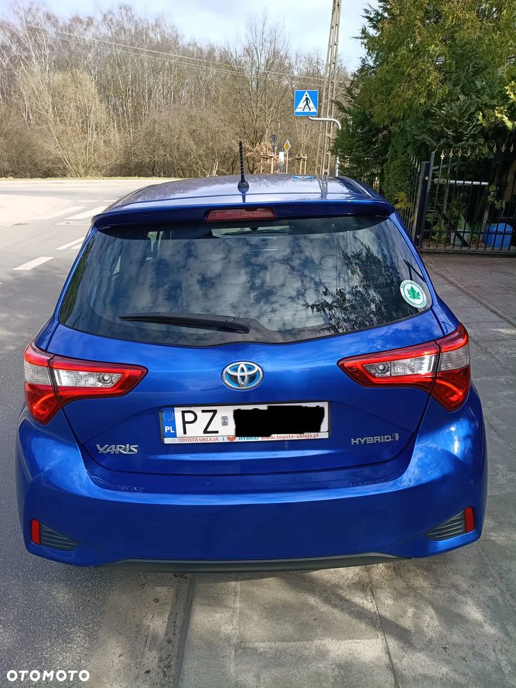 Toyota Yaris Hybrid 100 Dynamic - 9