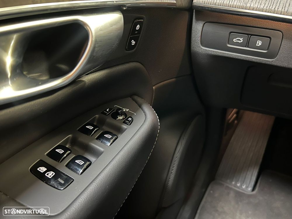 Volvo XC 90 2.0 T8 PHEV Ultimate Dark AWD - 24