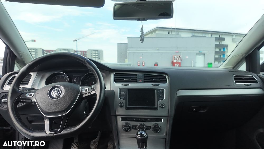 Volkswagen Golf 1.0 TSI BlueMotion Comfortline - 8