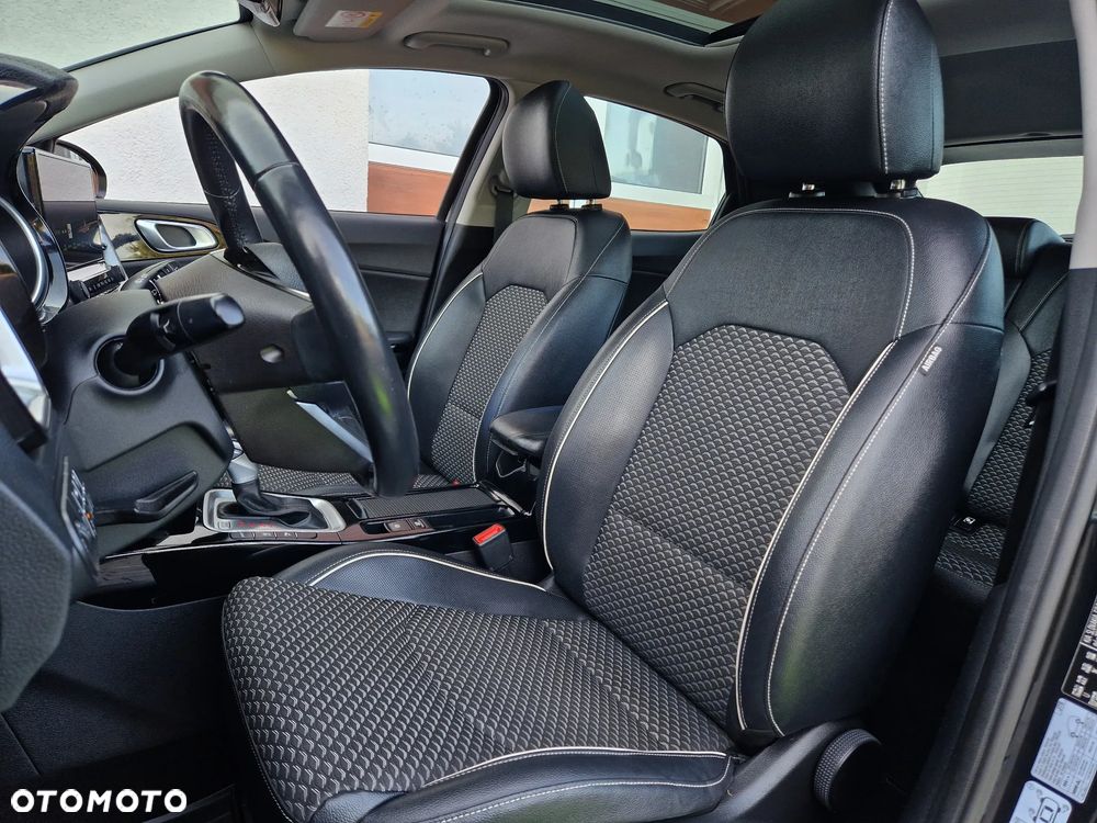 Kia XCeed - 24