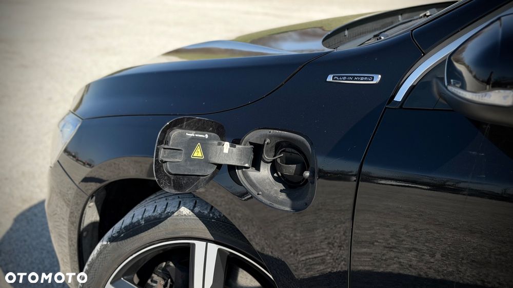 Volvo V60 D6 AWD Plug-in Hybrid Summum - 7