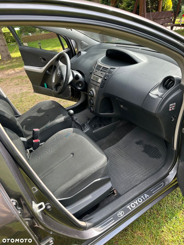 Toyota Yaris 1.0 Terra - 7