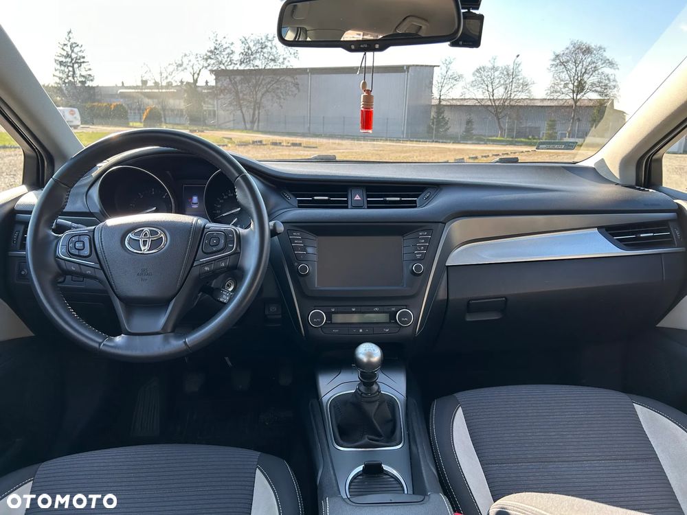 Toyota Avensis 2.0 D-4D Premium - 8