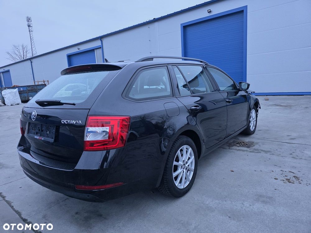 Skoda Octavia 1.6 TDI DSG Ambition - 4