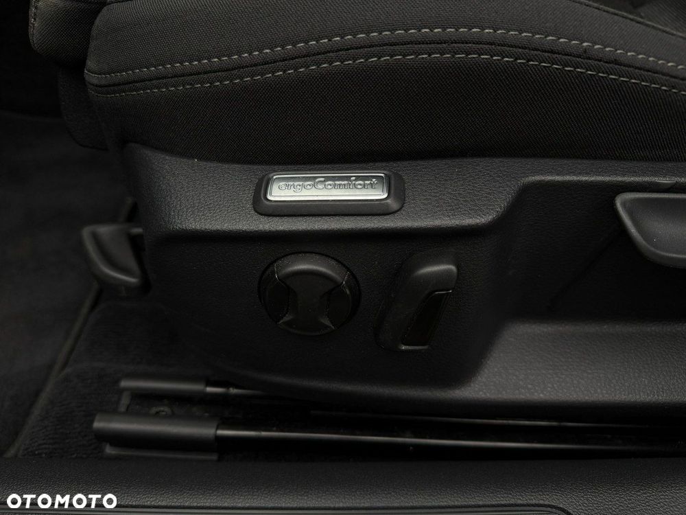 Volkswagen Passat 2.0 TDI SCR Highline DSG - 35