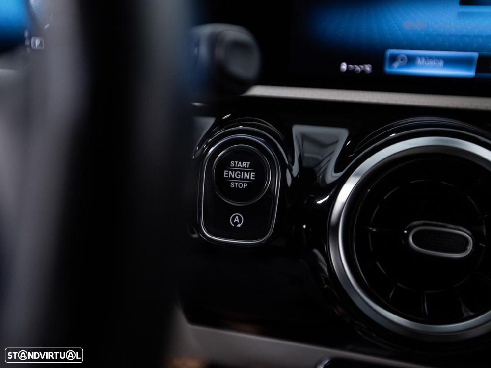 Mercedes-Benz CLA 180 - 19