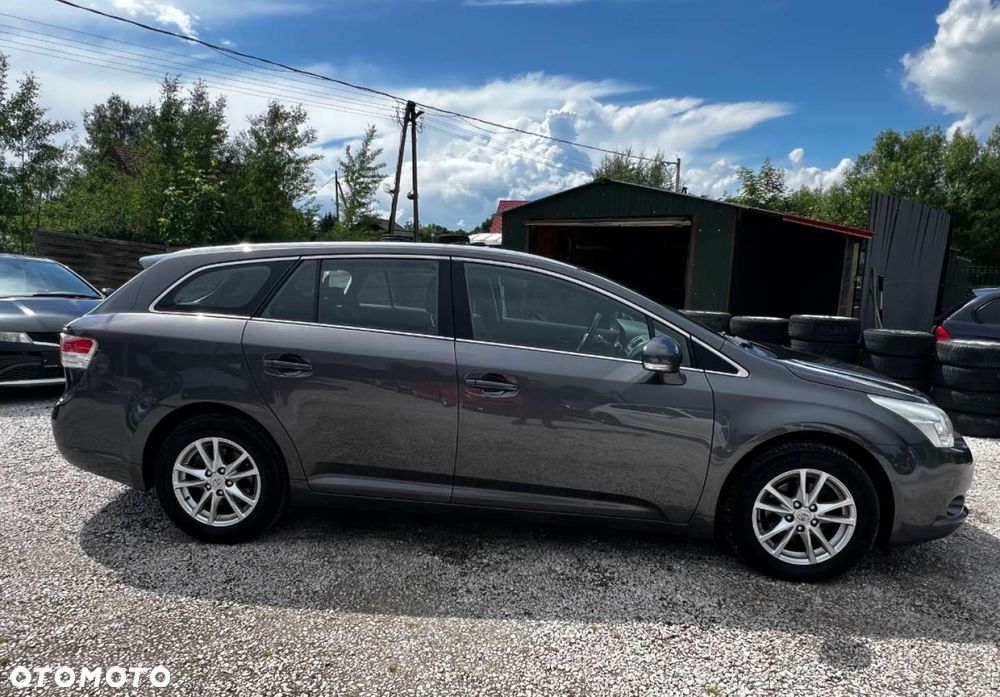 Toyota Avensis - 4
