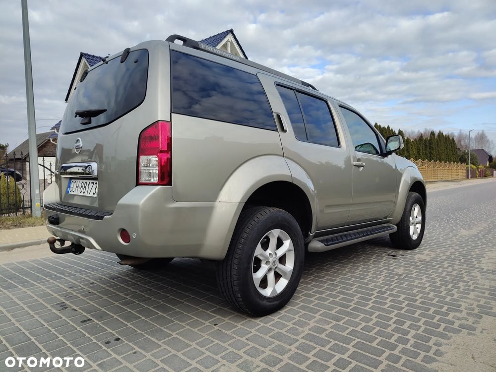 Nissan Pathfinder 2.5 DCi SE - 1