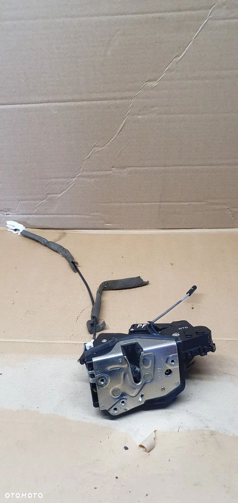 Zamek prawy przód BMW E46 Europa 8206408 - 1