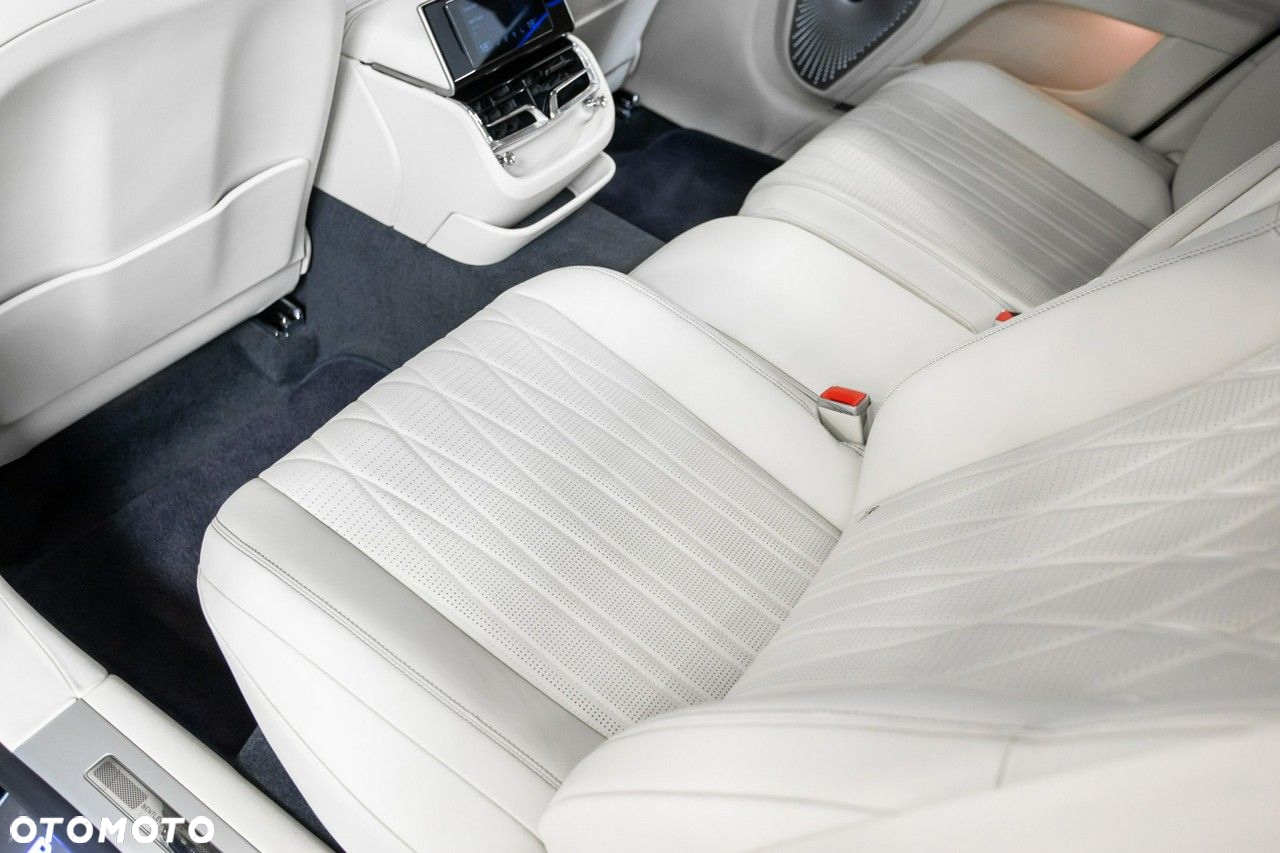 Bentley Flying Spur - 23
