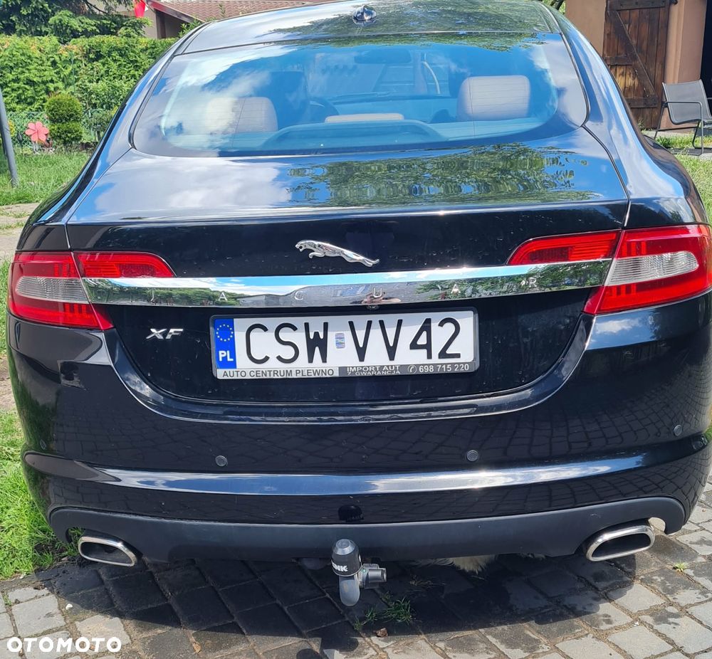 Jaguar XF 3.0 V6 D Luxury - 4